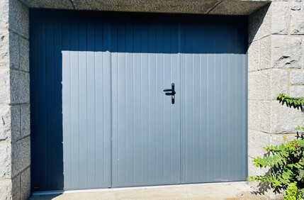 Nouvelle porte de garage à la française à Vannes