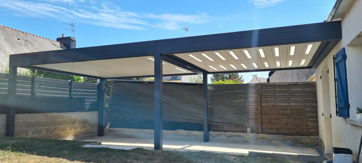 Pergola bioclimatique sur mesure à Locmiquélic