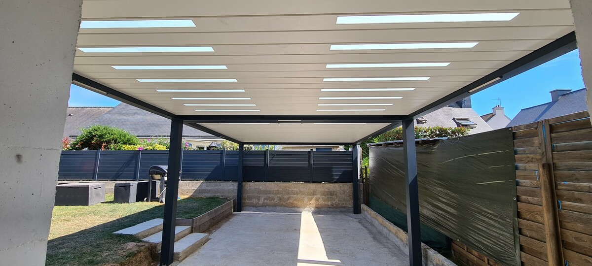 Pergola bioclimatique sur mesure à Locmiquélic