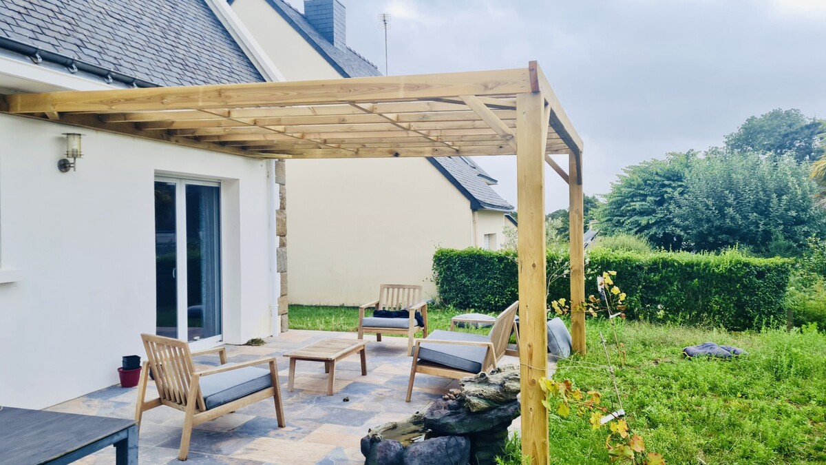 Pergola sur mesure en bois à Vannes
